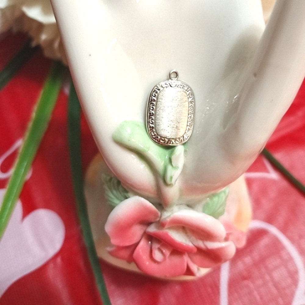🌹Vintage Sterling Silver Engraveable Pendant/Charm with Floral Design🌹
